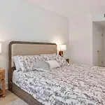 8 Santa Monica Huge Stylish Apartment