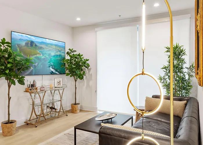 8 Santa Monica Huge Stylish Apartment
