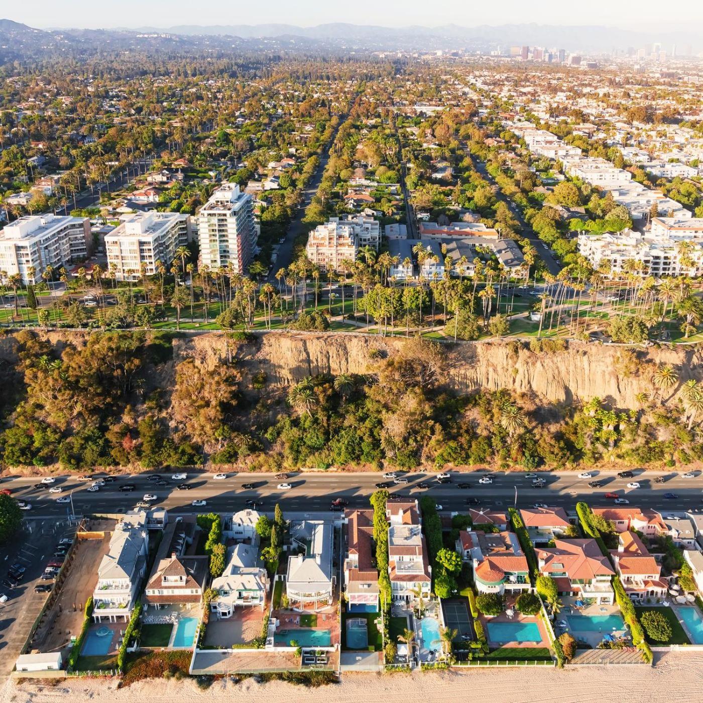 8 Santa Monica Huge Stylish
