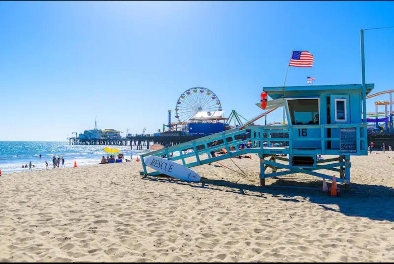 8 Santa Monica Huge Stylish