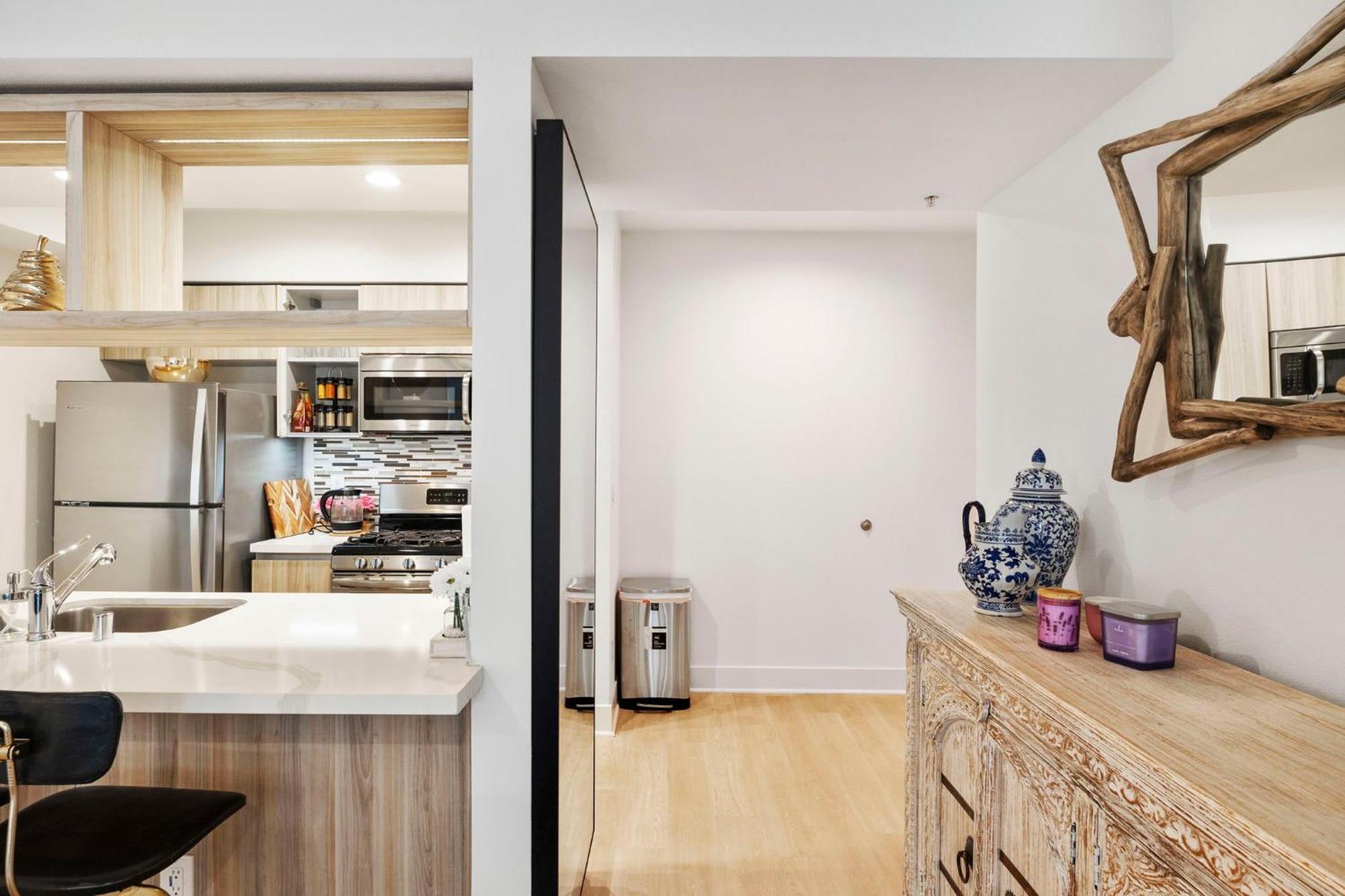 8 Santa Monica Huge Stylish Apartment *